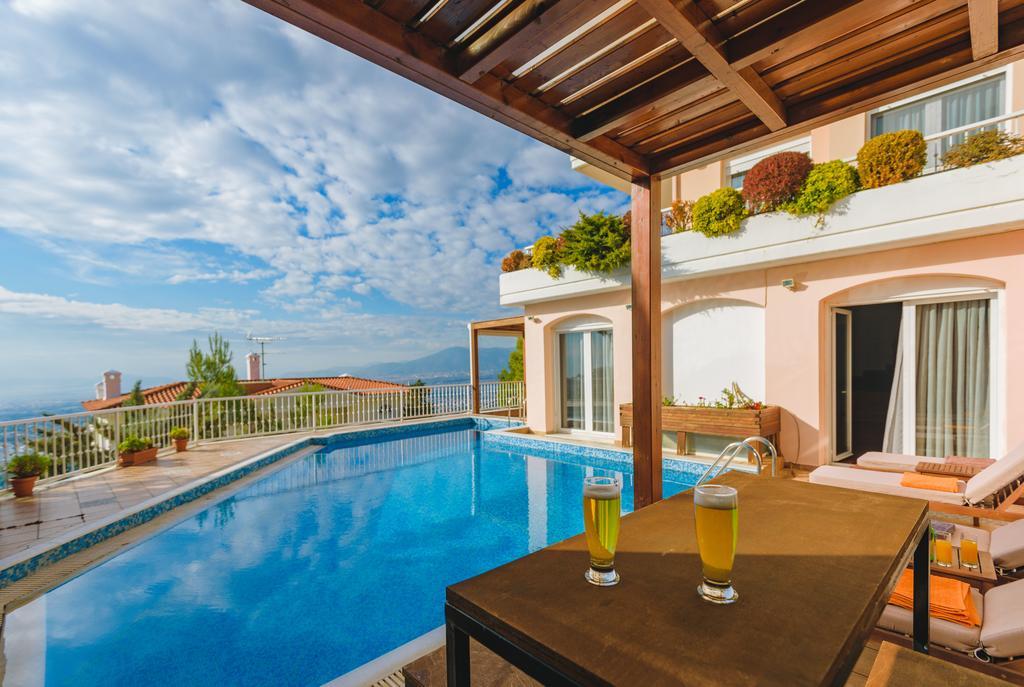 Villa Politia Athena Bagian luar foto
